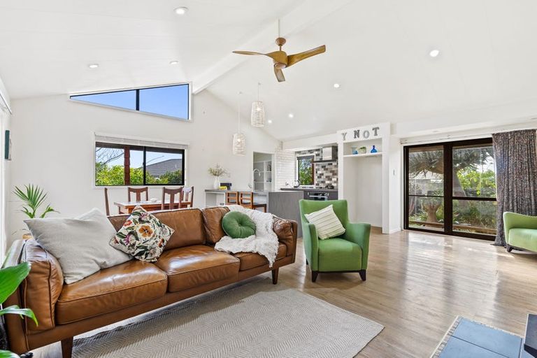 Photo of property in 13 Ferry Road, Waipu, 0510