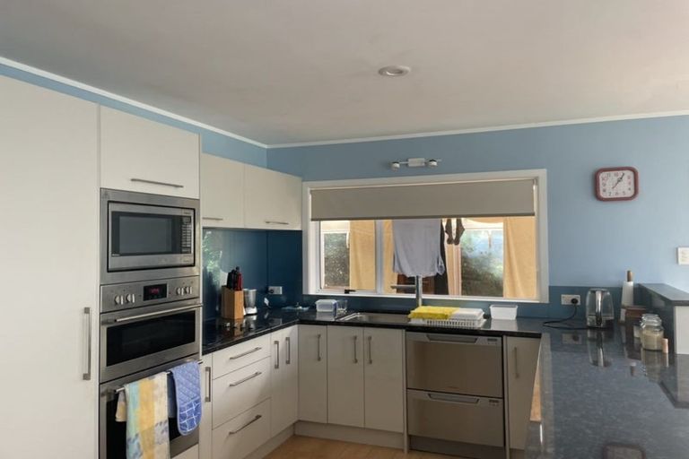 Photo of property in 88 Target Road, Totara Vale, Auckland, 0629