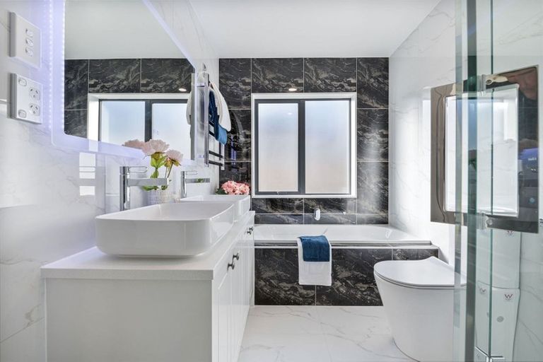 Photo of property in 24 Matahae Drive, Flat Bush, Auckland, 2019