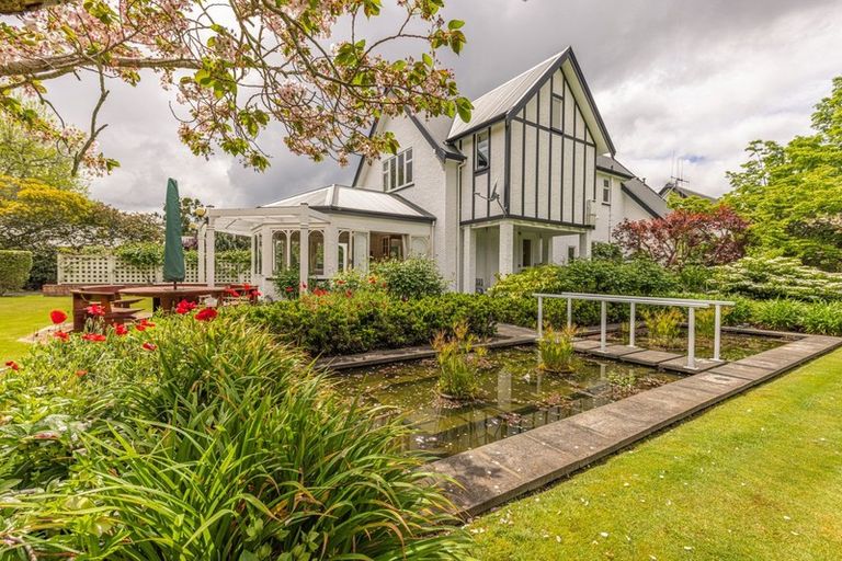Photo of property in 32 Brassey Road, Saint Johns Hill, Whanganui, 4500
