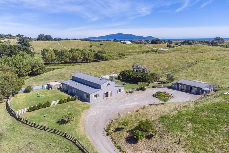 Photo of property in 125 Derham Road, Te Horo, Otaki, 5581