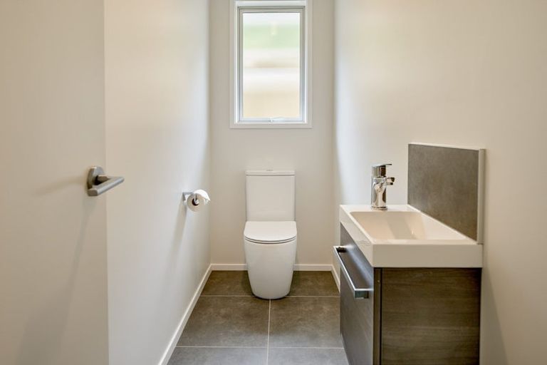 Photo of property in 135 Silverstream Road, Crofton Downs, Wellington, 6035