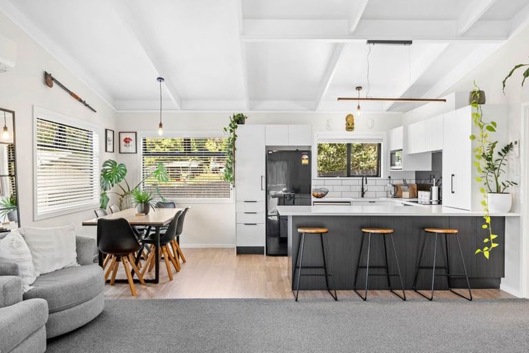 Photo of property in 2/324 Beach Road, Onerahi, Whangarei, 0110