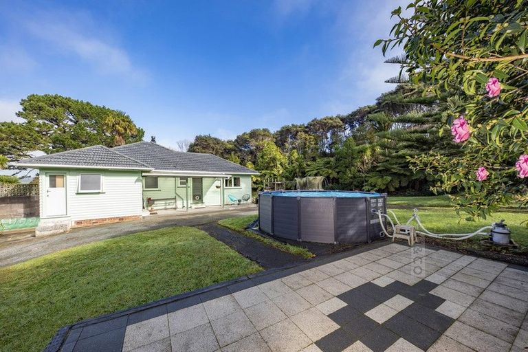 Photo of property in 380 Muriwai Road, Waimauku, 0881