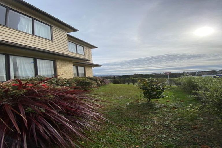 Photo of property in 1 Cetona Court, Flat Bush, Auckland, 2019