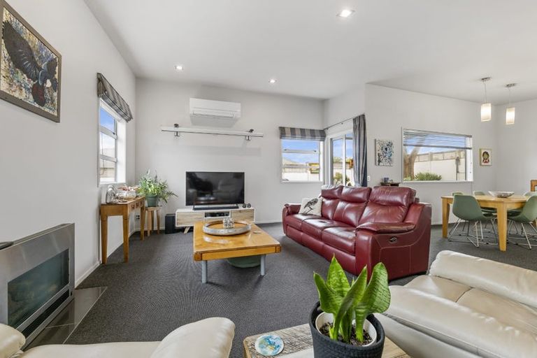 Photo of property in 9b Chilman Street, Strandon, New Plymouth, 4312