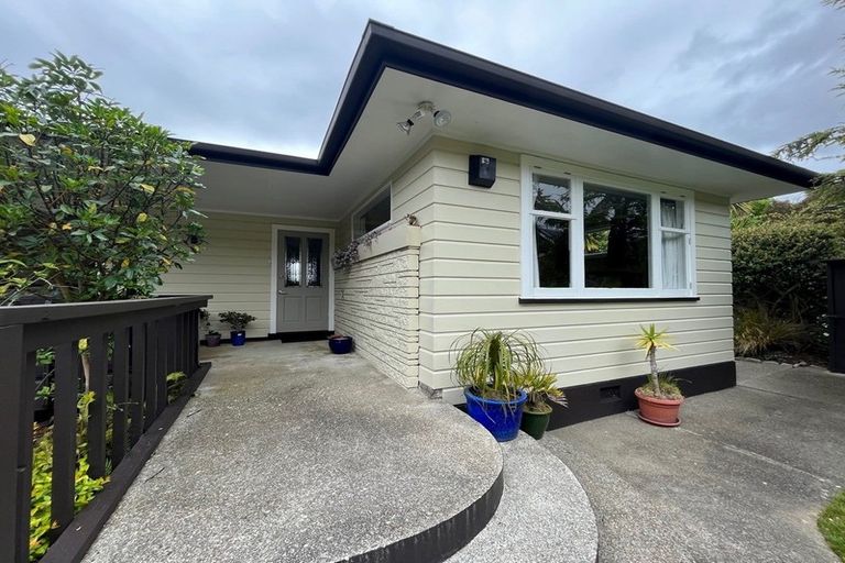 Photo of property in 106 Normandale Road, Normandale, Lower Hutt, 5010