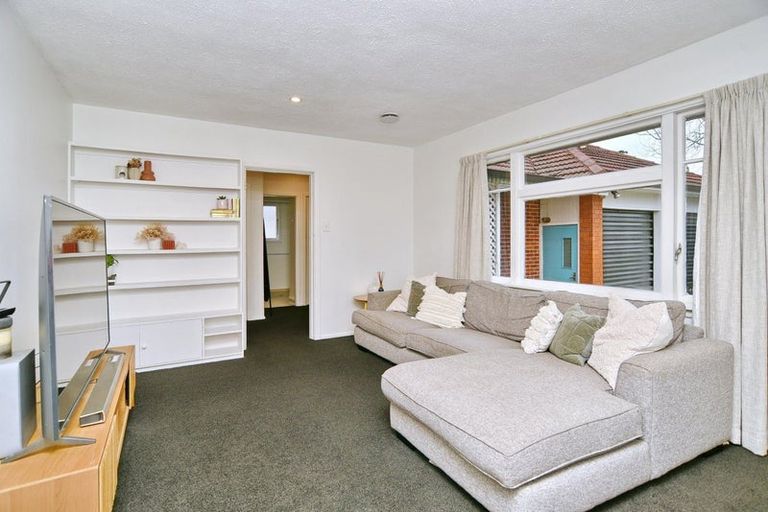 Photo of property in 2/21 Dunedin Street, Redwood, Christchurch, 8051