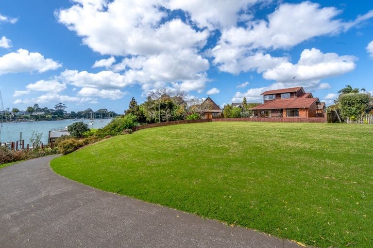 Photo of property in 2/10 Dayspring Way, Pakuranga, Auckland, 2010