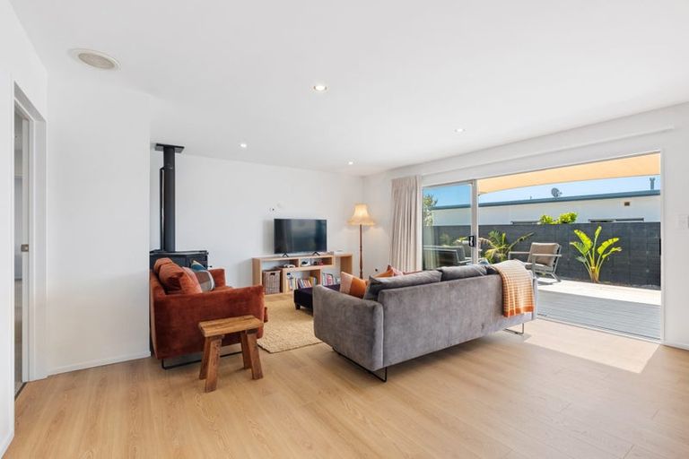 Photo of property in 130a Wairau Road, Oakura, 4314