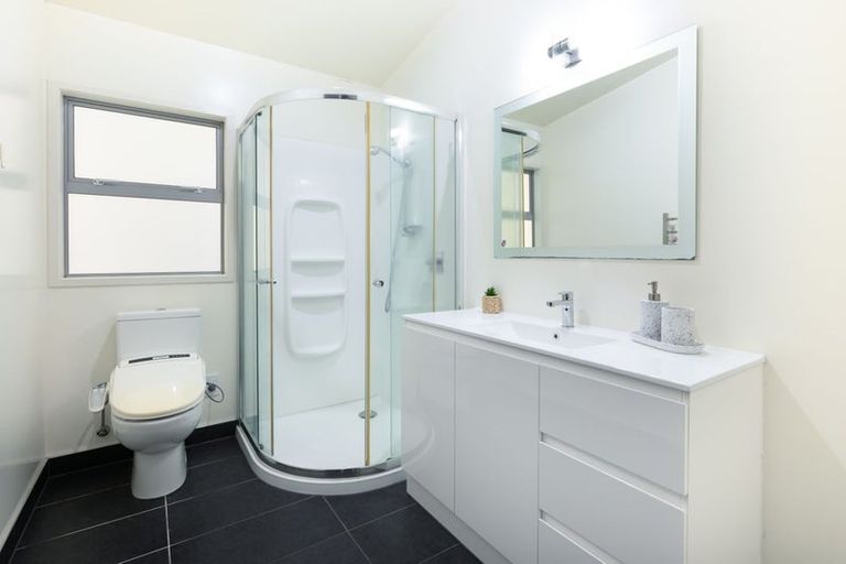 Photo of property in 16a Capricorn Place, Browns Bay, Auckland, 0630