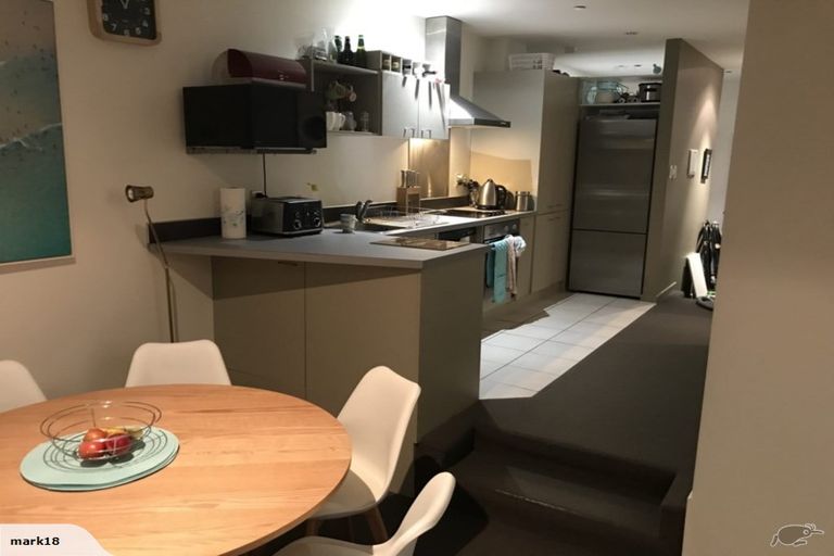 Photo of property in Stadium Garden Flats, 212/107 Thorndon Quay, Pipitea, Wellington, 6011