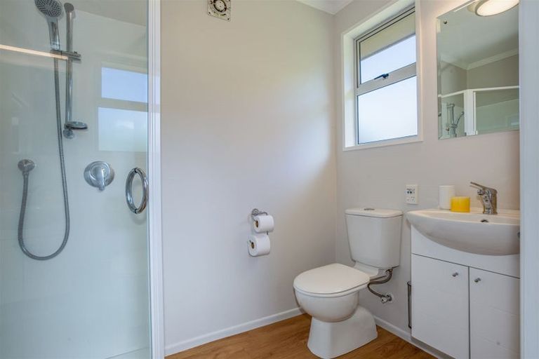 Photo of property in 116 Kahu Road, Paremata, Porirua, 5024