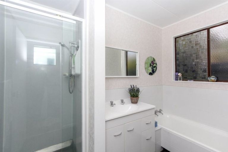 Photo of property in 121 Poplar Grove, Whalers Gate, New Plymouth, 4310
