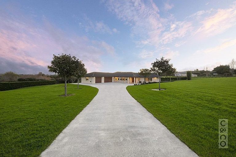 Photo of property in 289 Old North Road, Kumeu, 0892