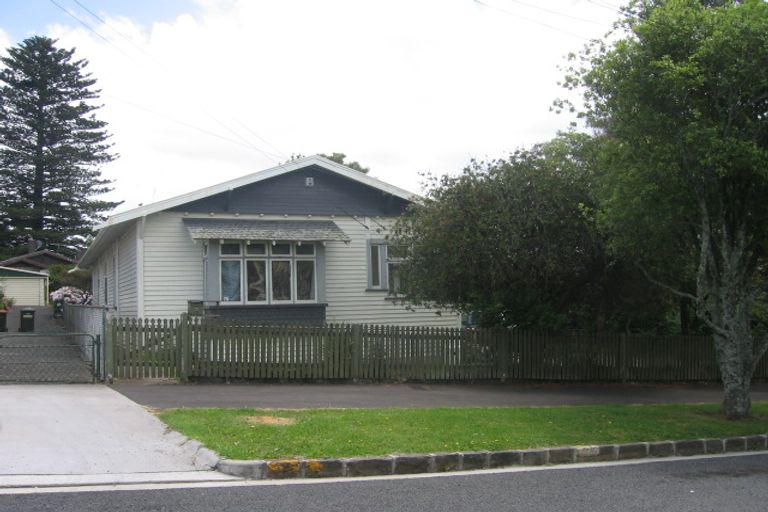 Photo of property in 14 Adam Street, Greenlane, Auckland, 1051