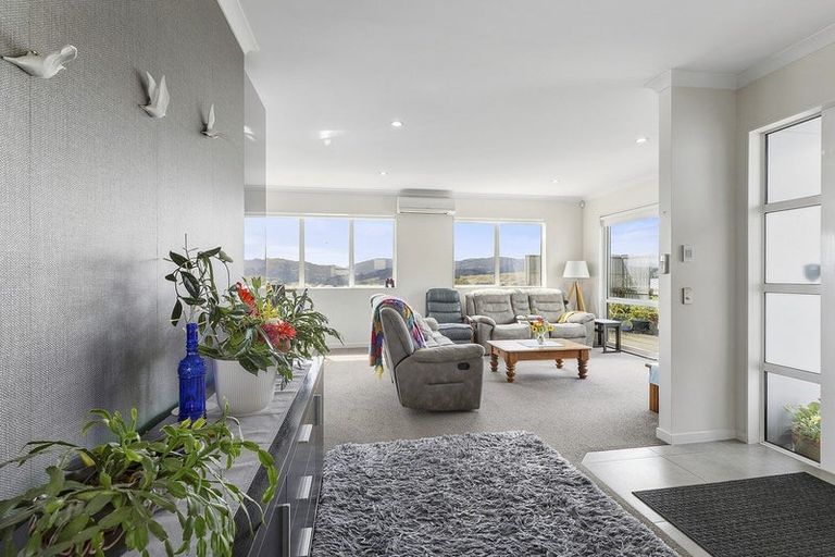 Photo of property in 8 Polestar Lane, Whitby, Porirua, 5024