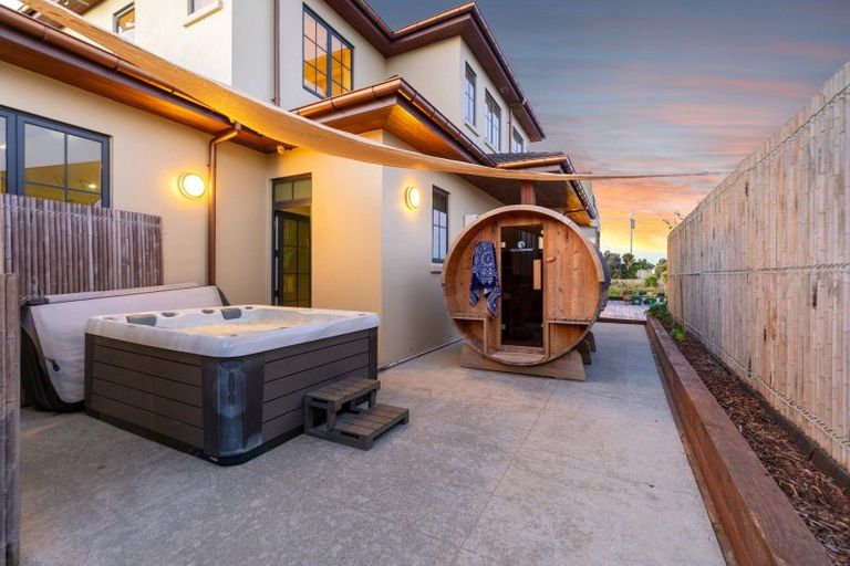 Photo of property in 166 Oriental Parade, Papamoa Beach, Papamoa, 3118