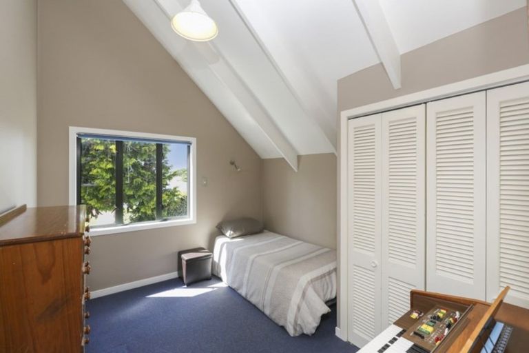 Photo of property in 162a Mangorei Road, Merrilands, New Plymouth, 4312