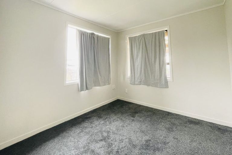 Photo of property in 30 Ferry Parade, Herald Island, Auckland, 0618