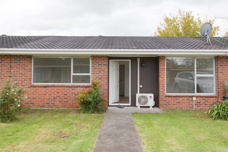 Photo of property in 9/1 Pine Street, New Lynn, Auckland, 0600
