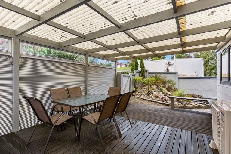 Photo of property in 8 Gillan Place, Bayview, Auckland, 0629