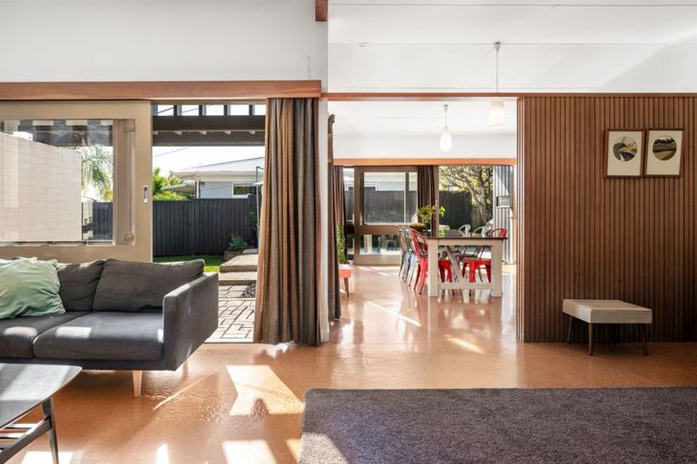 Photo of property in 25 Hillcrest Road, Hillcrest, Hamilton, 3216