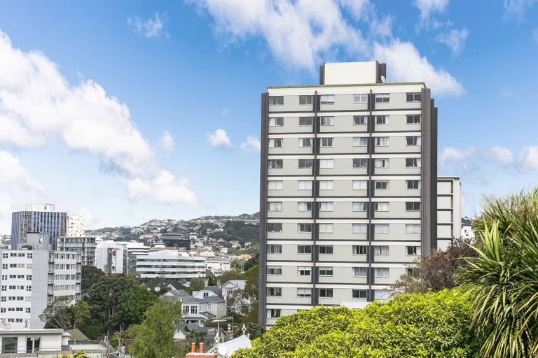 Photo of property in Mansfield Towers, 1 Grant Road, Thorndon, Wellington, 6011
