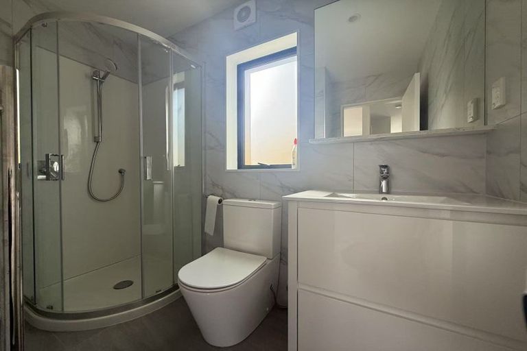 Photo of property in 30c Durham Street, Te Atatu Peninsula, Auckland, 0610