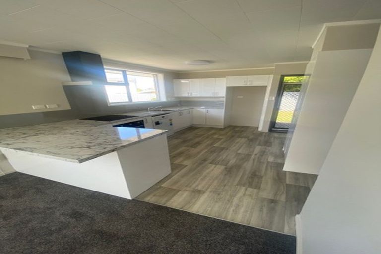 Photo of property in 6 Murdoch Place, Raureka, Hastings, 4120