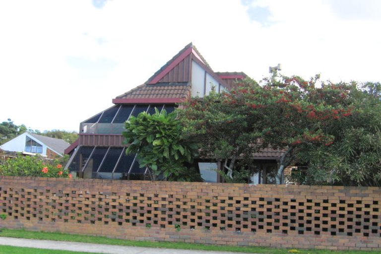 Photo of property in 7b The Esplanade, Eastern Beach, Auckland, 2012