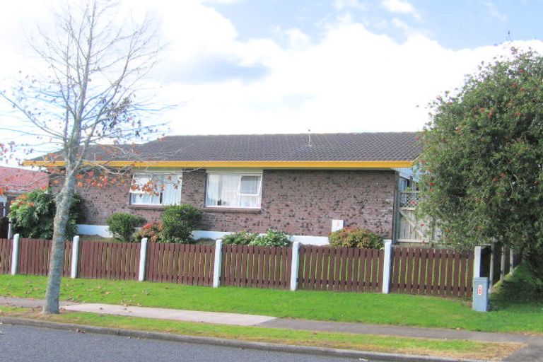 Photo of property in 37a Sikkim Crescent, Clover Park, Auckland, 2019