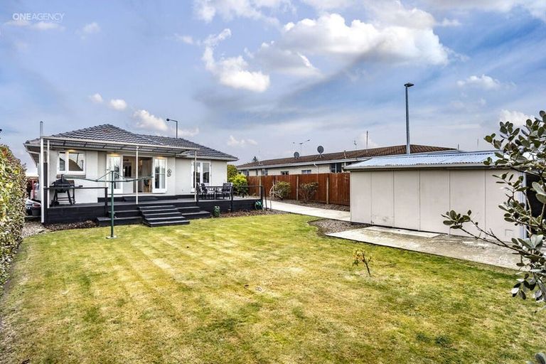 Photo of property in 262 Main North Road, Redwood, Christchurch, 8051