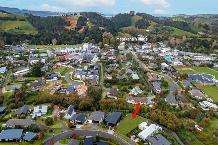 Photo of property in 37 Laly Haddon Place, Matakana, 0985