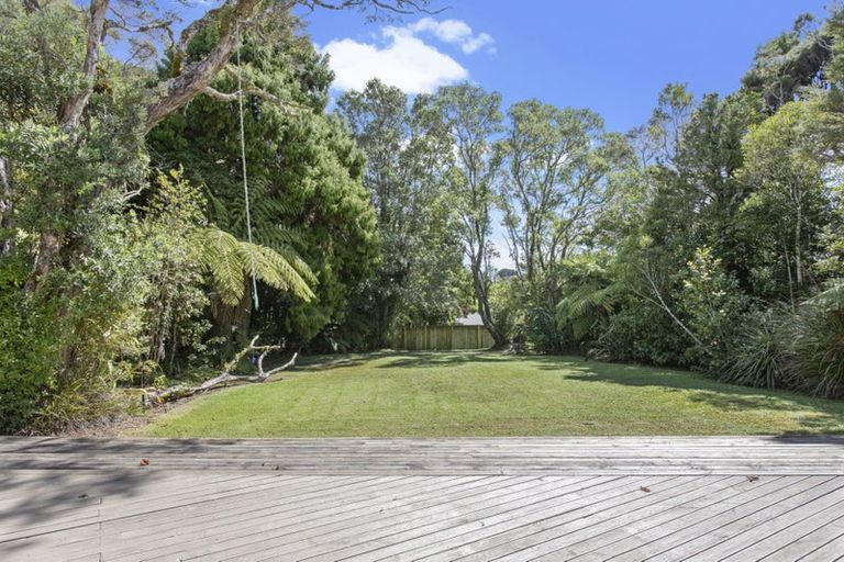 Photo of property in 192 Mountain Road, Henderson Valley, Auckland, 0612