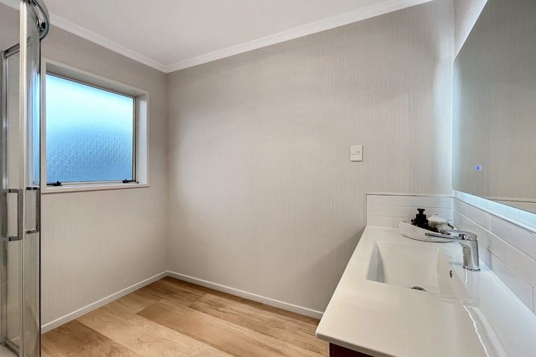 Photo of property in 37 Moa Street, Waikiwi, Invercargill, 9810