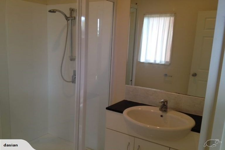 Photo of property in 1 Bernish Place, East Tamaki, Auckland, 2013