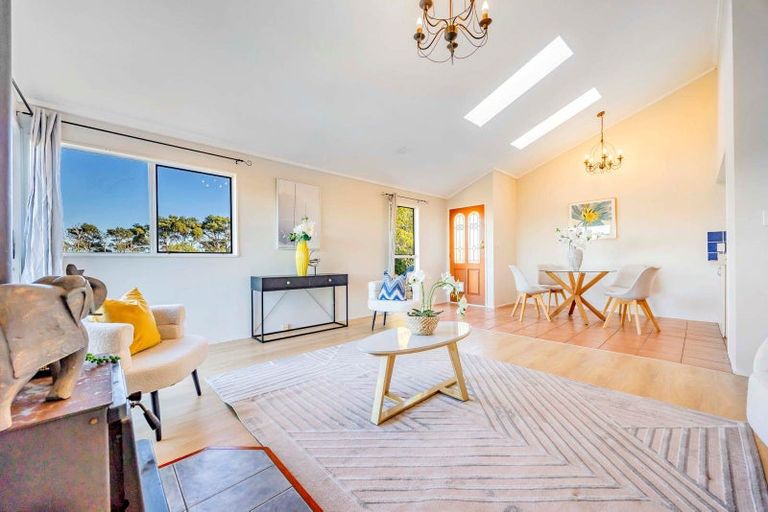 Photo of property in 2/28 Noeleen Street, Glenfield, Auckland, 0629