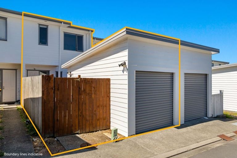 Photo of property in 4/3 Hulme Place, Henderson, Auckland, 0612