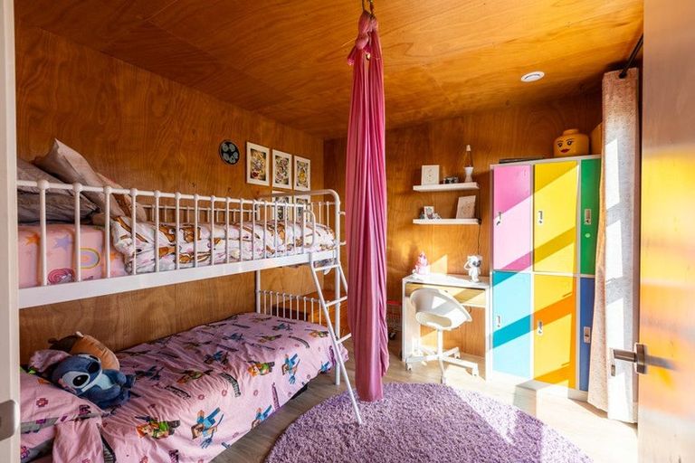 Photo of property in 237 Croydon Road, Midhirst, Stratford, 4394