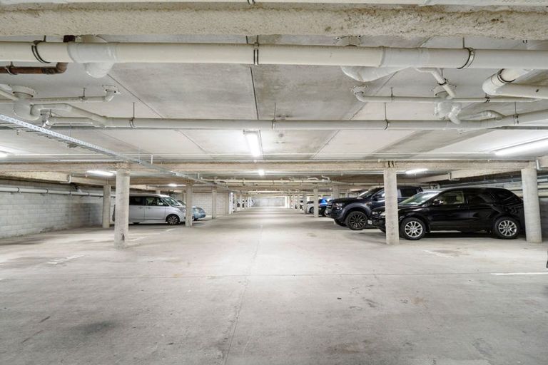 Photo of property in 1e/30 Westward Ho, Glen Eden, Auckland, 0602