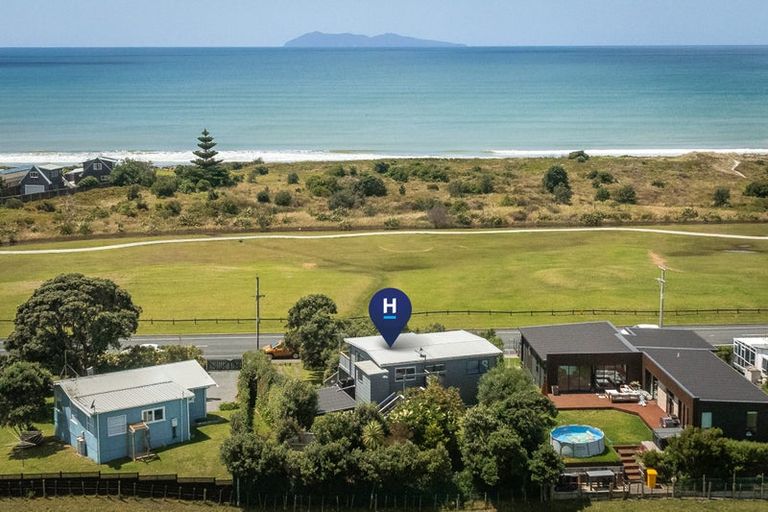 Photo of property in 118 Seaforth Road, Waihi Beach, 3611