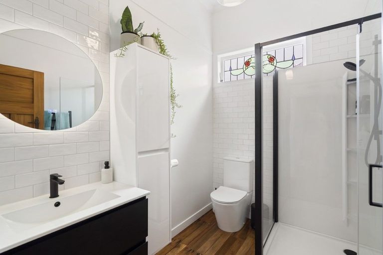 Photo of property in 50a Ngataringa Road, Devonport, Auckland, 0624