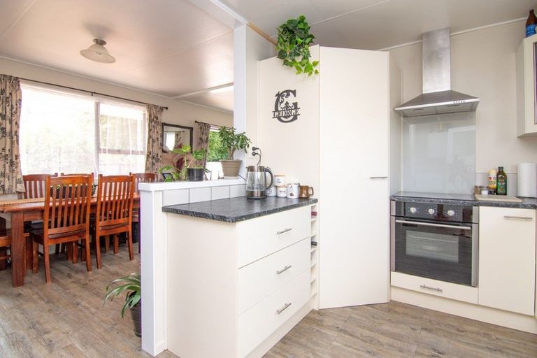 Photo of property in 6 Robinson Crescent, Westbrook, Palmerston North, 4412