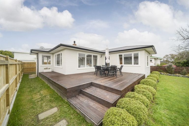 Photo of property in 12 Belvedere Crescent, Takaro, Palmerston North, 4412