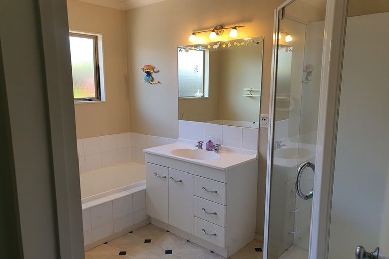 Photo of property in 9 Loveridge Place, Morrinsville, 3300