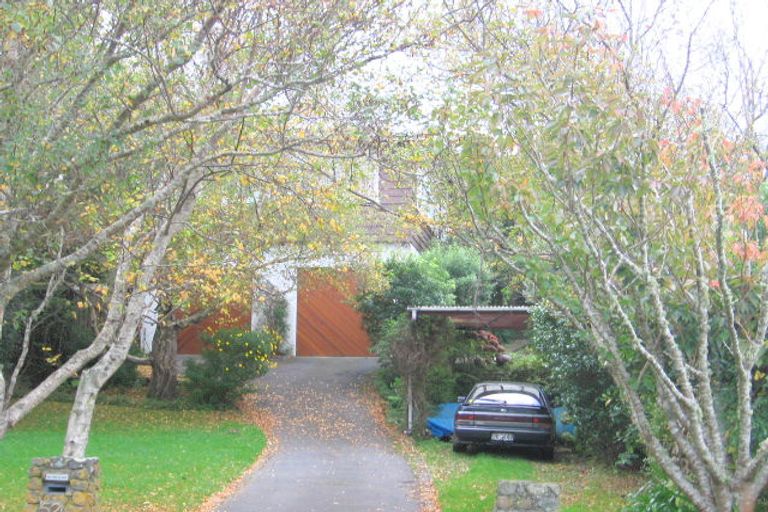 Photo of property in 52 Lincoln Avenue, Tawa, Wellington, 5028
