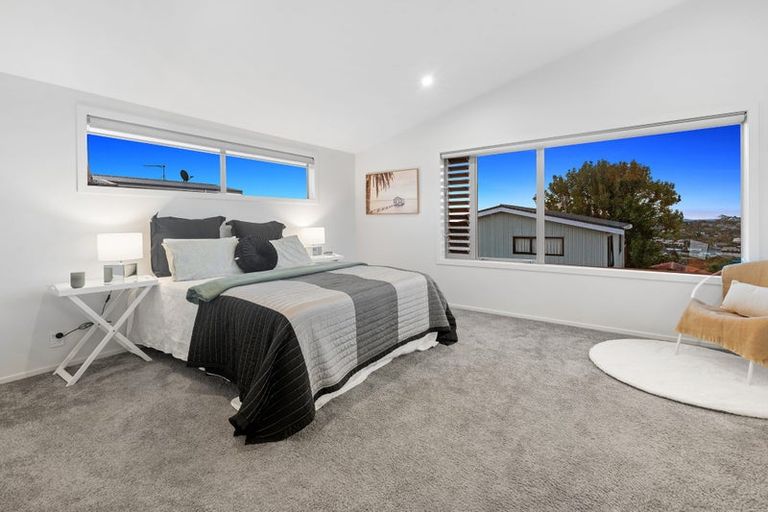 Photo of property in 1/18 Ridge Road, Waiake, Auckland, 0630