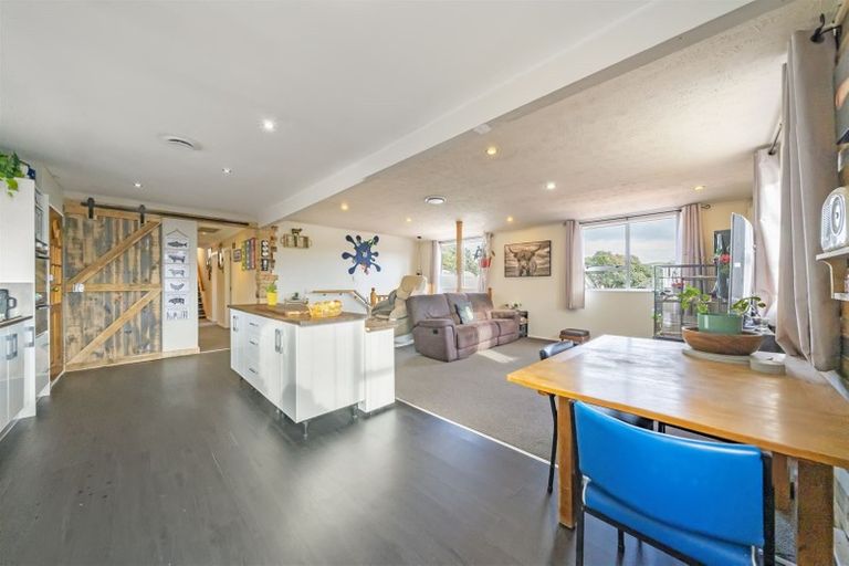 Photo of property in 4 Greenwich Grove, Stokes Valley, Lower Hutt, 5019