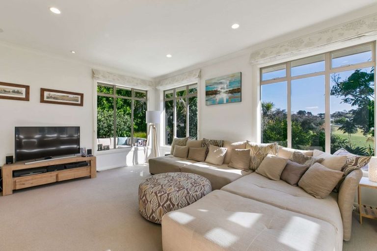 Photo of property in 35 Fingal Way, Gulf Harbour, Whangaparaoa, 0930